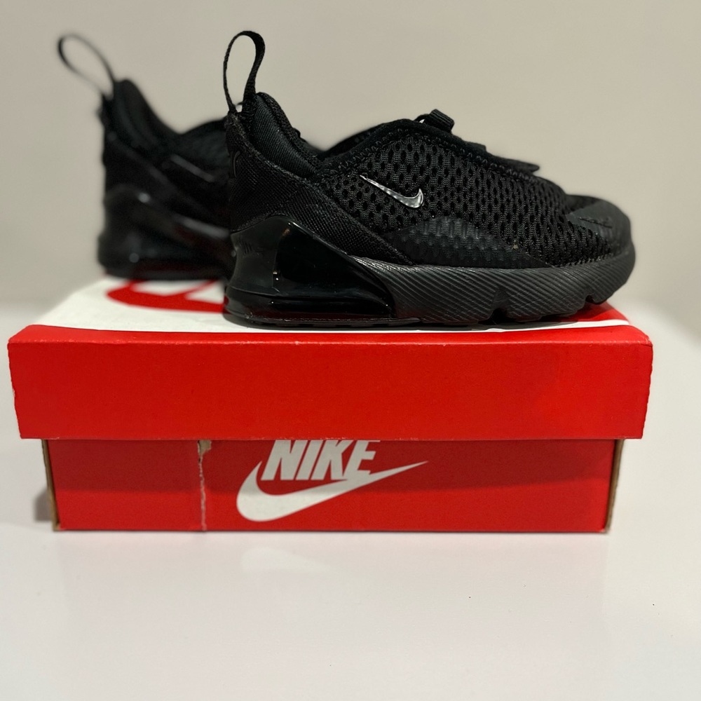 Used Nike Air Max 270